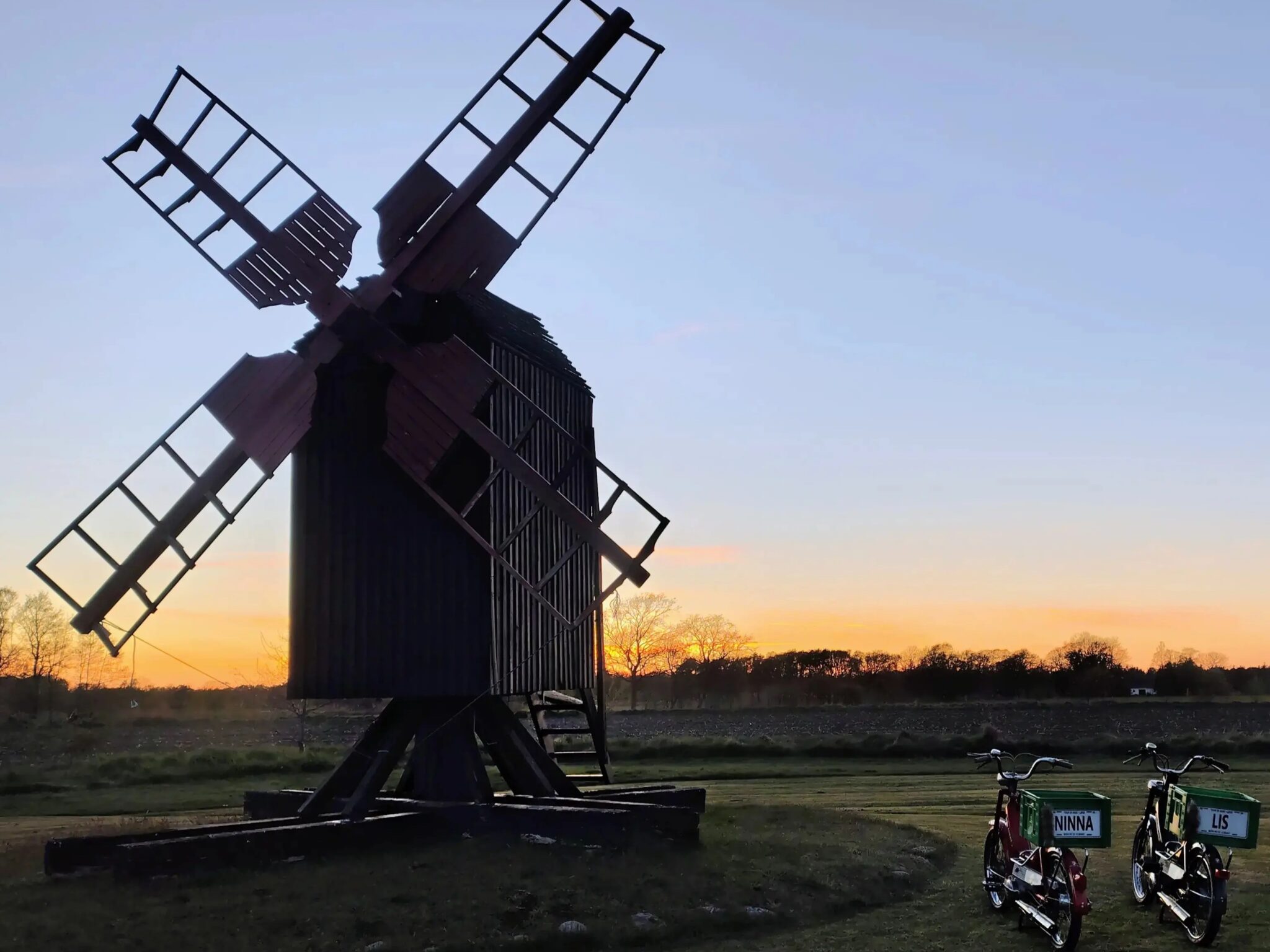 solnedgang på Puch maxi tur museumsgården Læsø